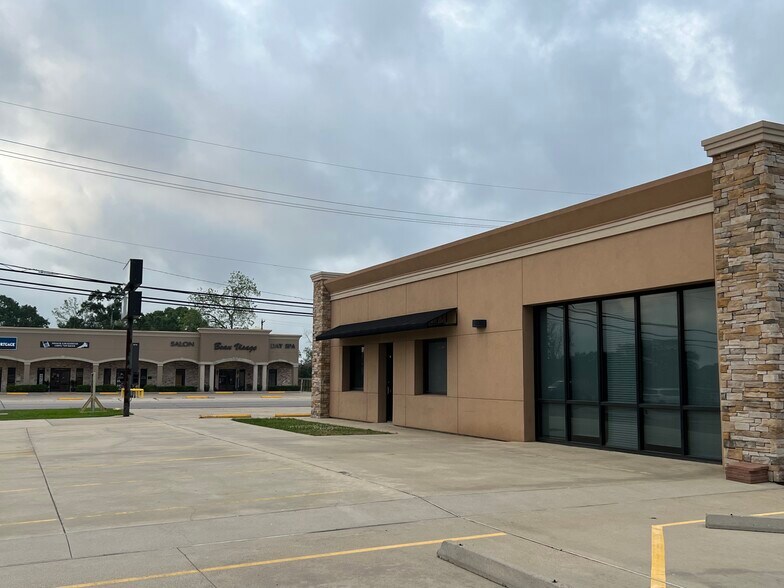More Photos Of 3004 Nederland Ave, Nederland Office For Lease