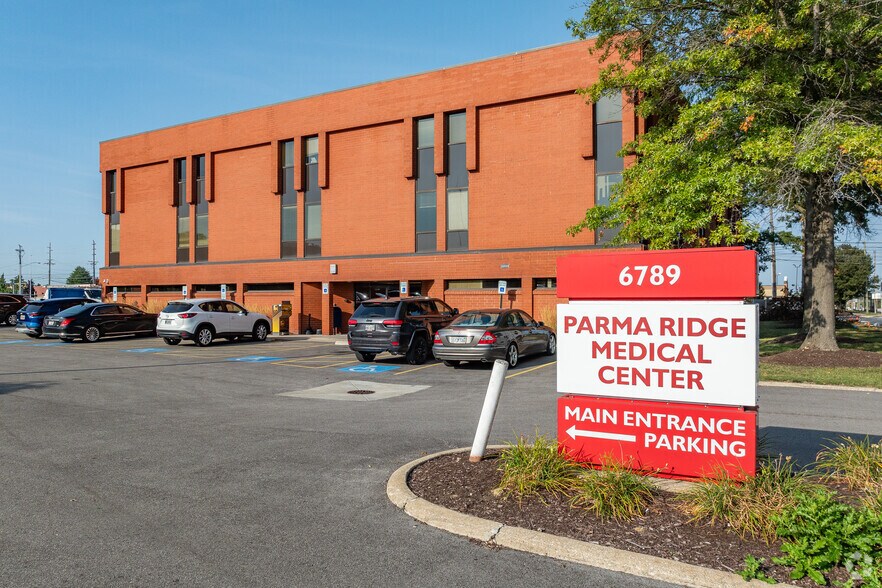 More Photos Of 6789 Ridge Rd, Parma Medical For Lease