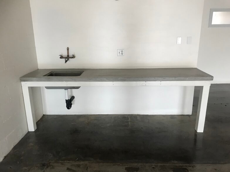 More Photos Of 1330 Willow St, Los Angeles Flex For Lease