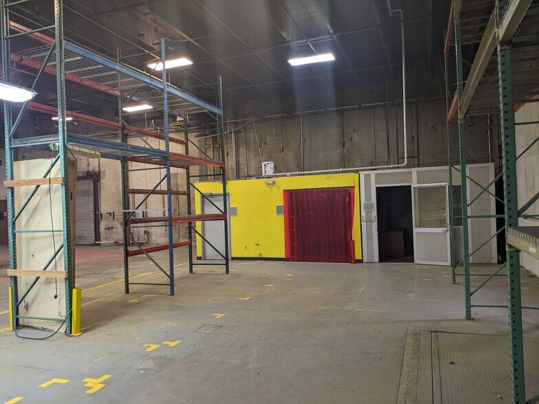 More Photos Of 1351 W Stanford Ave, Englewood Unknown For Lease