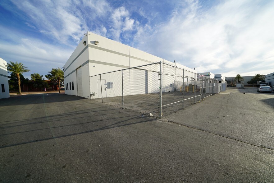 More Photos Of 4534 W Hacienda Ave, Las Vegas Light Distribution For Lease