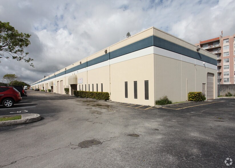 More Photos Of 1803-1897 NE 146th St, Miami Light Distribution For Lease