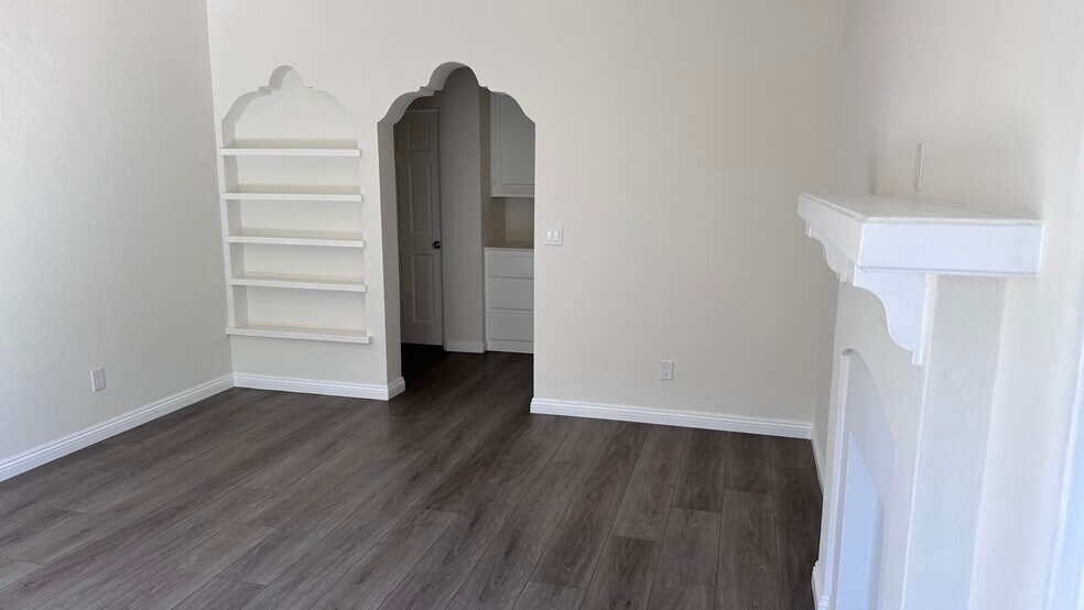 More Photos Of 1152-1158 S Bronson Ave, Los Angeles Apartments For Sale