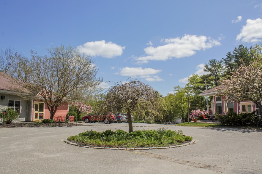 More Photos Of 166 Whiskeag Rd, Bath Specialty For Sale