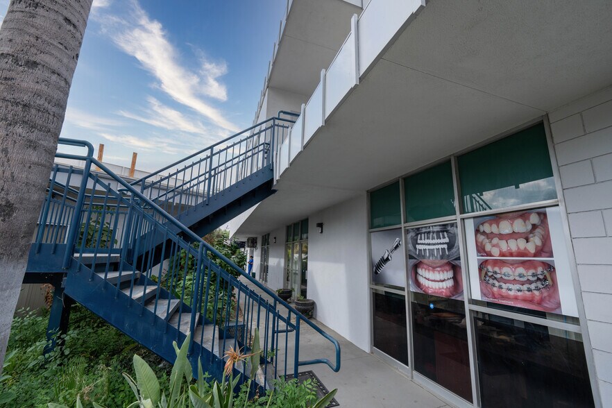 More Photos Of 5995-5997 Brockton Ave, Riverside Medical For Sale