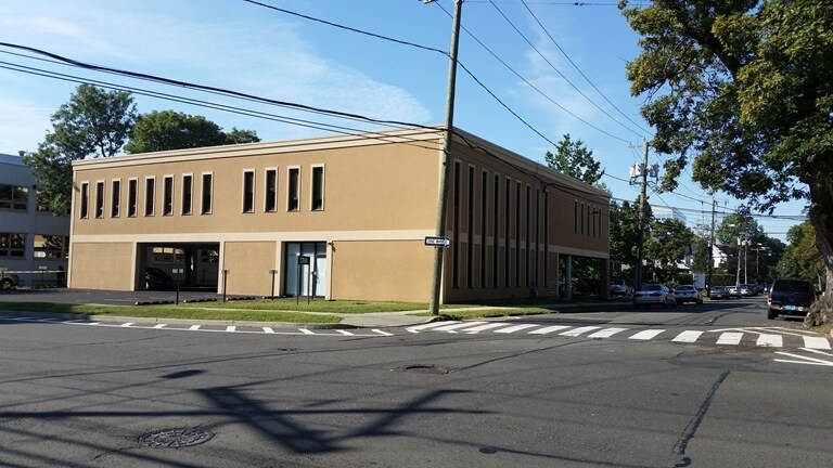 More Photos Of 1700 Bedford St, Stamford Office For Lease