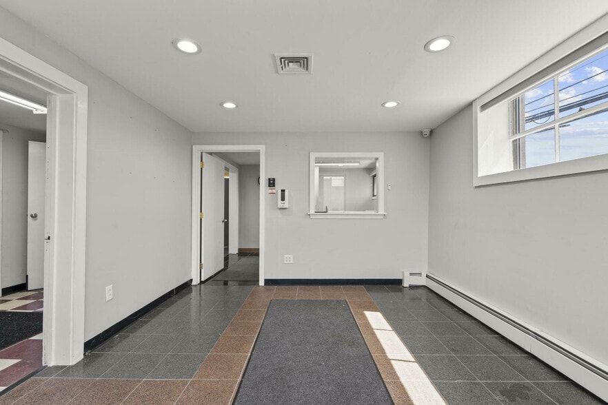 More Photos Of 250 Governor St, East Hartford Manufacturing For Sale