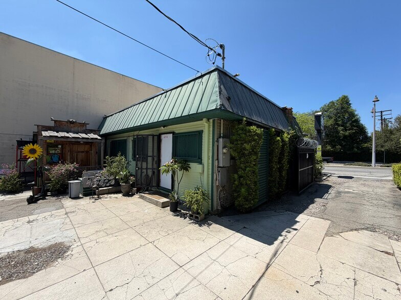 More Photos Of 480 S Rosemead Blvd, Pasadena Office For Sale