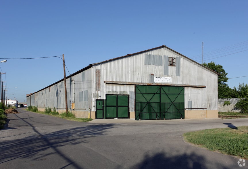 Primary Photo Of 2425 Myrtle St, Dallas Manufacturing For Sale