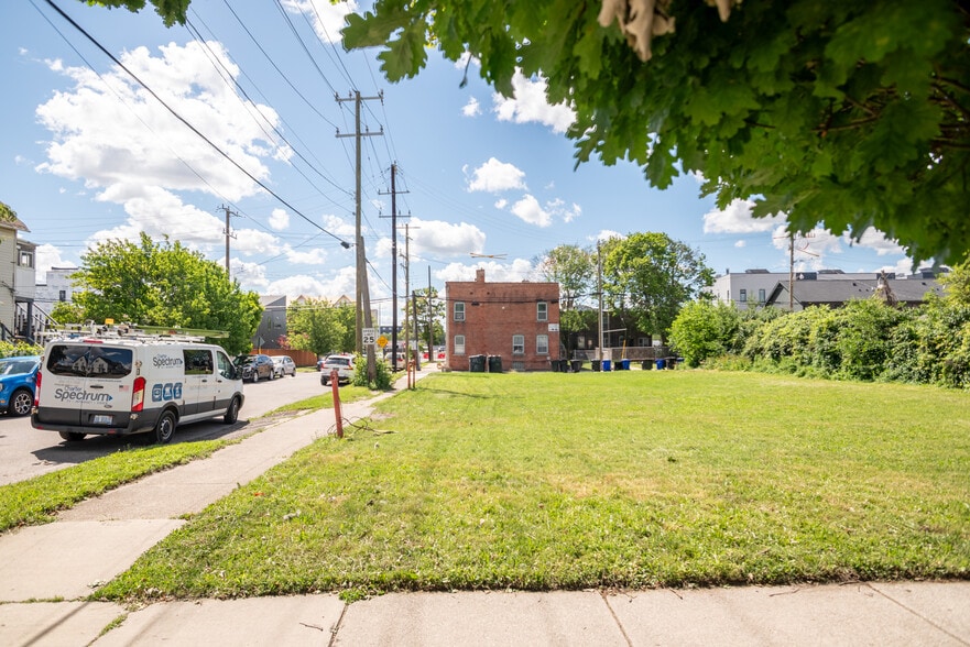More Photos Of 1601 Leverette st, Detroit Land For Sale