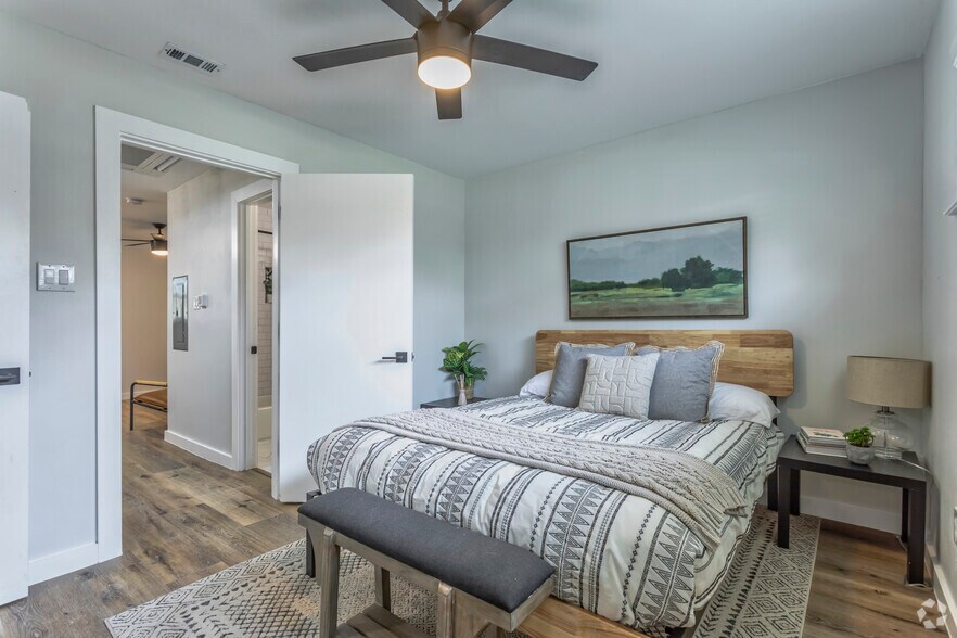 More Photos Of 425 N Rosemont Ave, Dallas Apartments For Sale