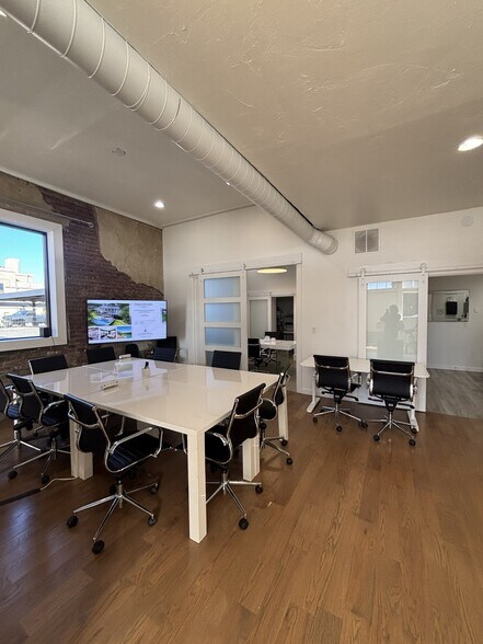 More Photos Of 1138 N Robinson Ave, Oklahoma City Office For Sale