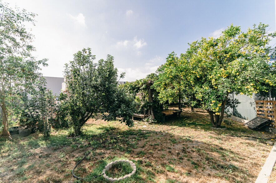 More Photos Of 19010 S Alameda St, Rancho Dominguez Distribution For Lease