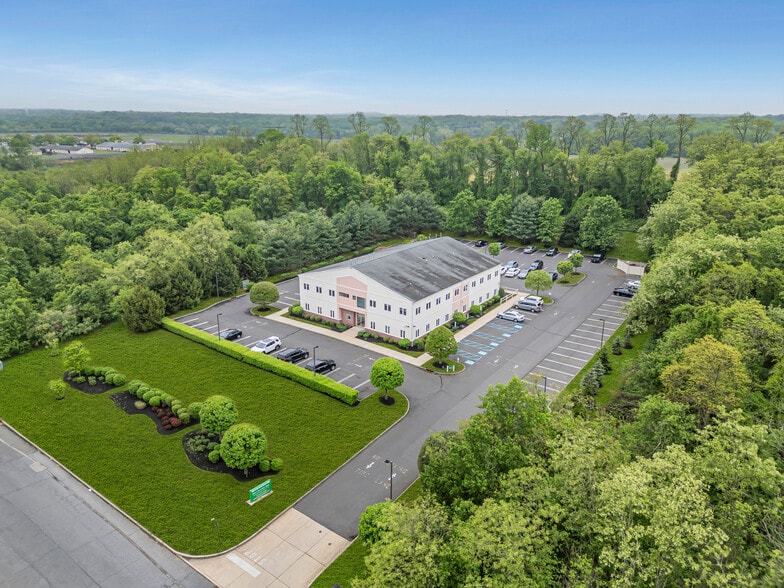 Primary Photo Of 500 Park Ave, Manalapan Township Medical For Lease