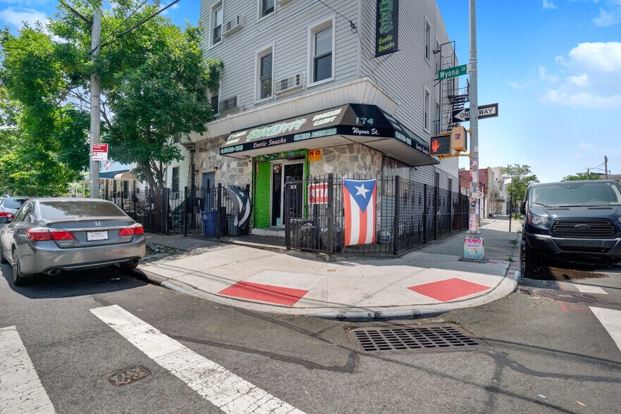 More Photos Of 174 Wyona St, Brooklyn Office Residential For Lease