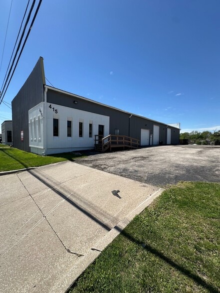 More Photos Of 415 S Kansas Ave, Olathe Warehouse For Lease