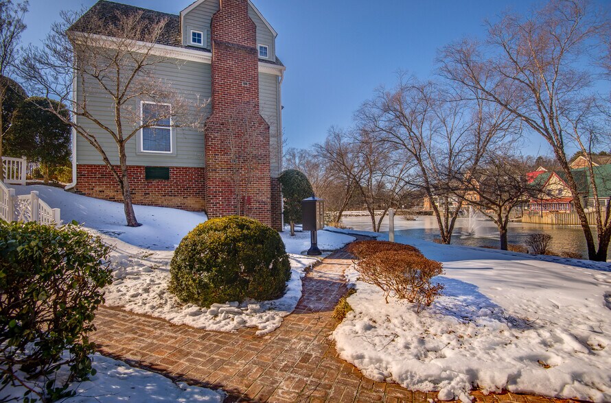 More Photos Of 13000 Harbor Dr, Woodbridge Office For Lease