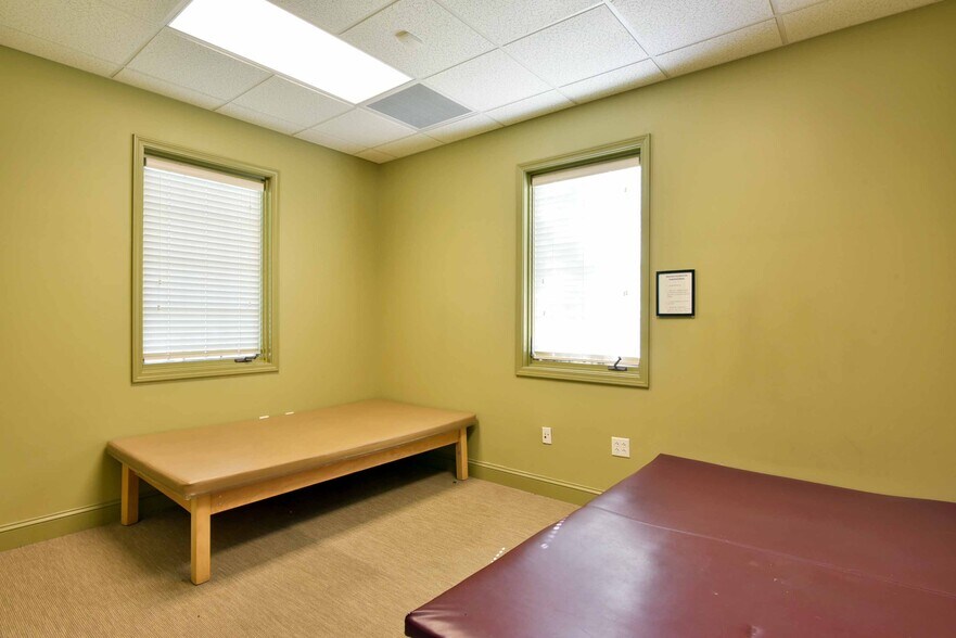 More Photos Of 354 E Washington Ave, Ashburn Healthcare For Sale