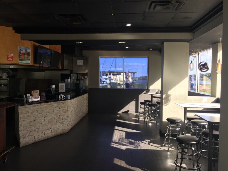 More Photos Of 350 E Seminole Blvd, Sanford Freestanding For Sale