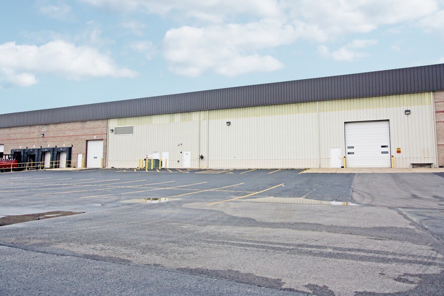 More Photos Of 540-580 Joyce Rd, Joliet Warehouse For Lease