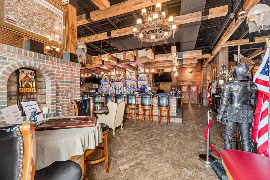 More Photos Of 3007 Commercial Way, Spring Hill Restaurant For Sale