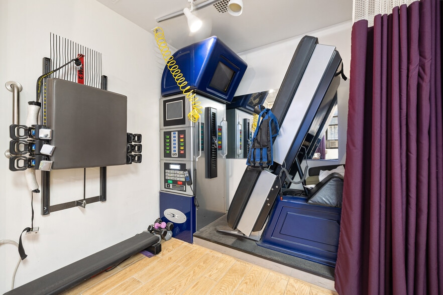 More Photos Of 235 E 49th St, New York Apartments For Sale