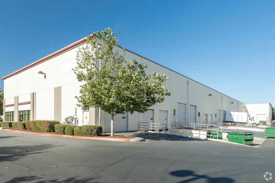 More Photos Of 1030 Riverside Pky, West Sacramento Research And Development For Lease