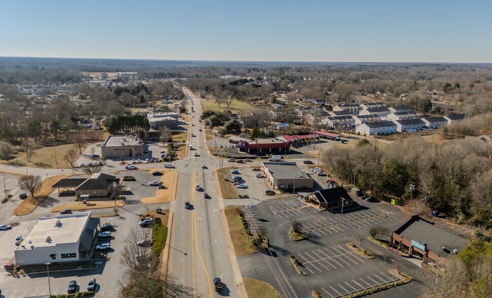 More Photos Of 1088 S Pendleton St, Easley Freestanding For Lease