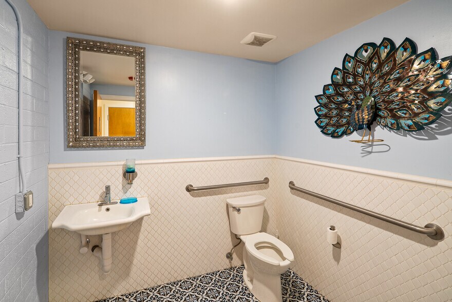 More Photos Of 102 E Pima St, Cottonwood Restaurant For Sale