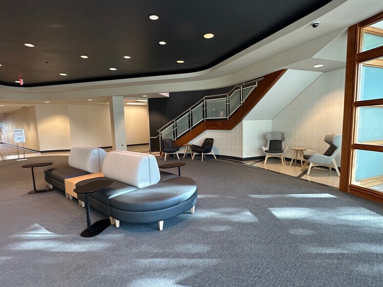 More Photos Of 27500 Drake Rd, Farmington Hills Office For Lease