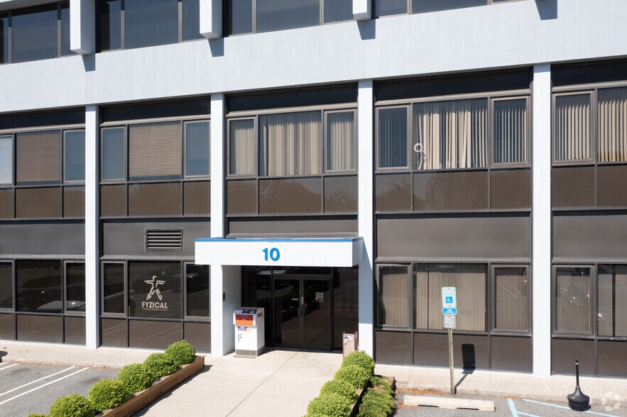 More Photos Of 10 Forest Ave, Paramus Medical For Lease