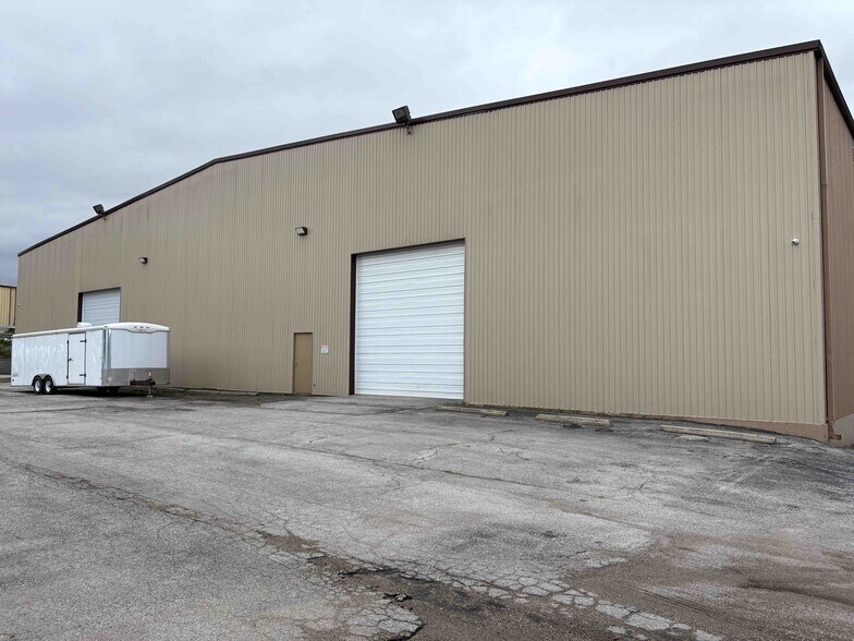 More Photos Of 2517 Adie Rd, Maryland Heights Warehouse For Sale