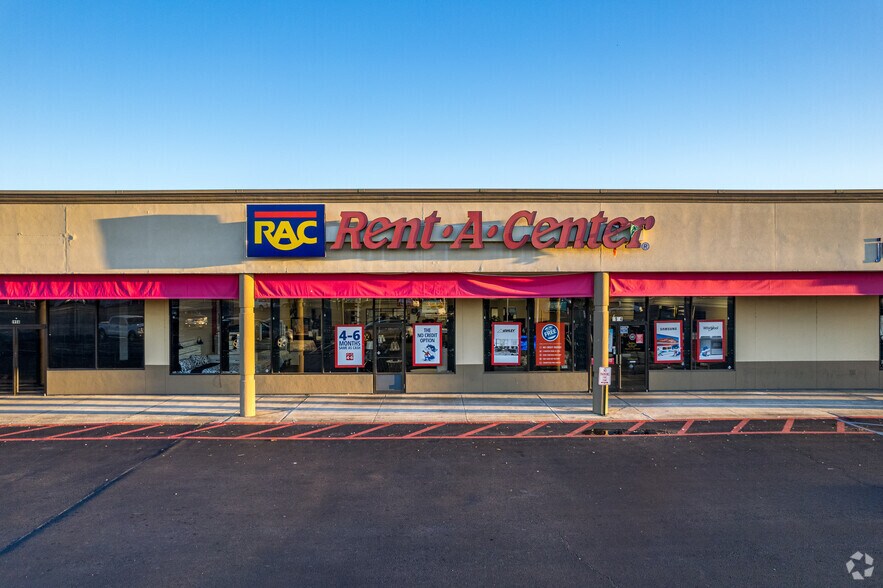 More Photos Of 1900-2020 Louisville Ave, Monroe General Retail For Lease