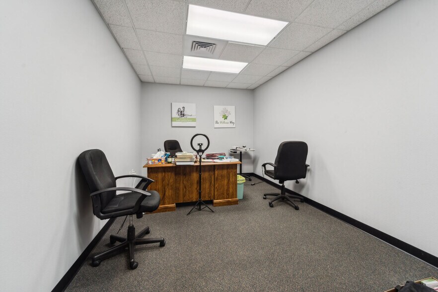 More Photos Of 952 S Park Ave, Fond Du Lac Medical For Sale