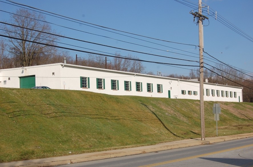 Primary Photo Of 103 W 1st Ave, Parkesburg Warehouse For Sale