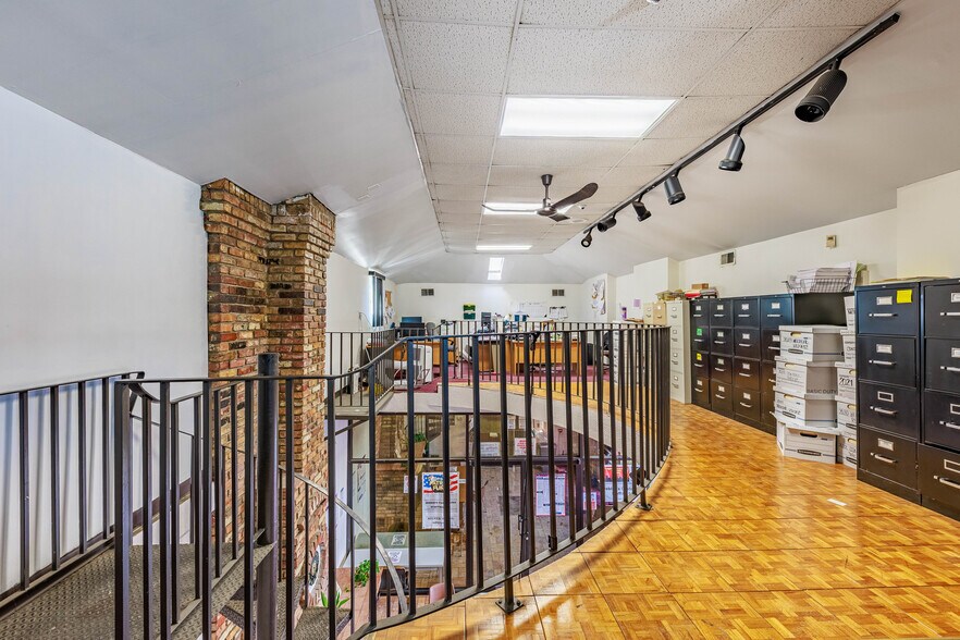 More Photos Of 4117 W 47th St, Chicago General Retail For Sale