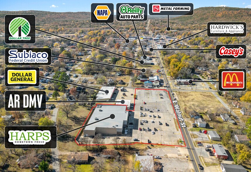 More Photos Of 1004 E Walnut St, Paris Supermarket For Sale