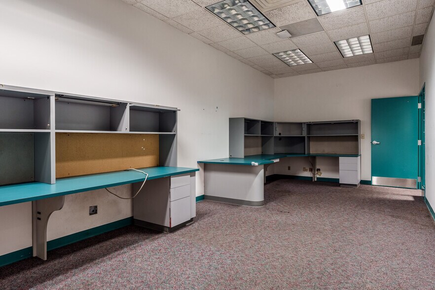 More Photos Of 6212 Material Ave, Loves Park Warehouse For Sale