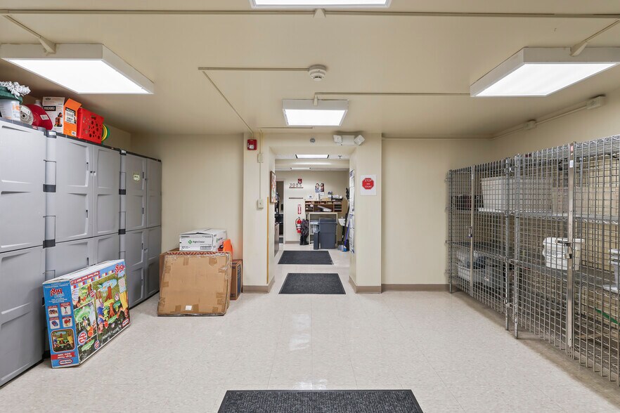 More Photos Of 1631 Main St, Niagara Falls Industrial For Sale