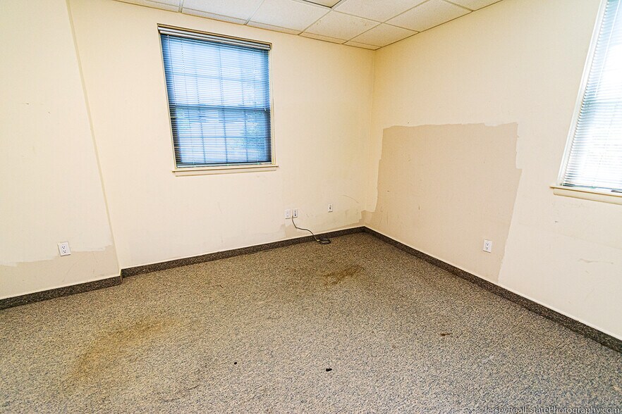 More Photos Of 110 Harbor Ln, Somers Point Medical For Sale