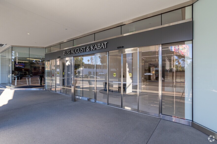 More Photos Of 12424 Wilshire Blvd, Los Angeles Office For Lease