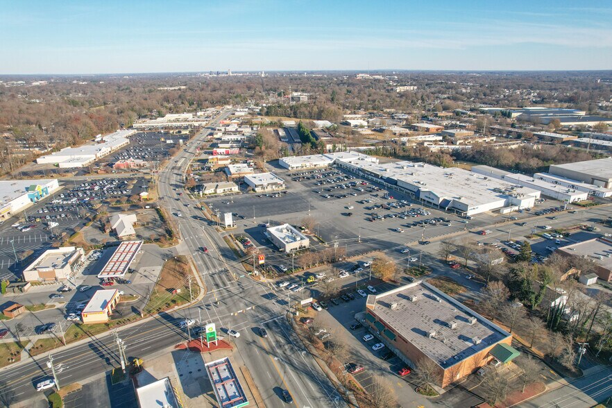 More Photos Of 4639-4653 W Market St, Greensboro Unknown For Lease