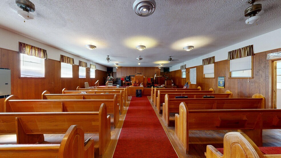 More Photos Of 1107 Spring St, Hot Springs Flex For Lease