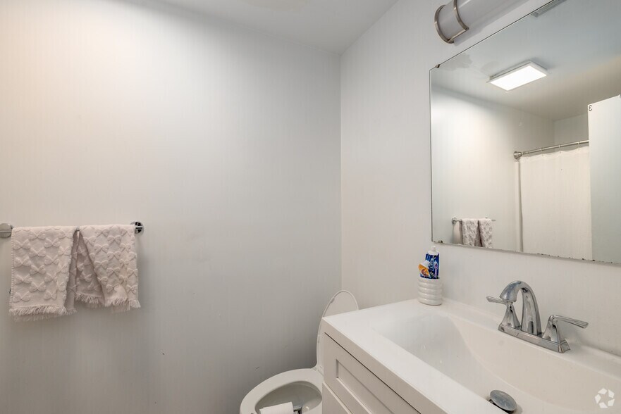 More Photos Of 215 State St, Binghamton Apartments For Sale