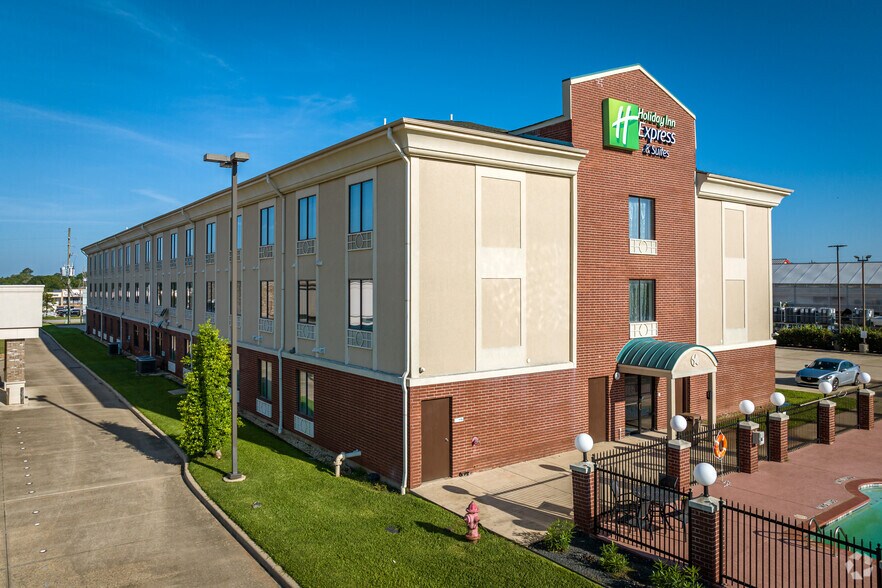 More Photos Of 31380 FM 2920 Rd, Waller Hotel For Sale