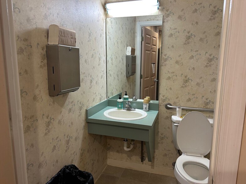 More Photos Of 1283 SW Sr-47, Lake City Medical For Lease