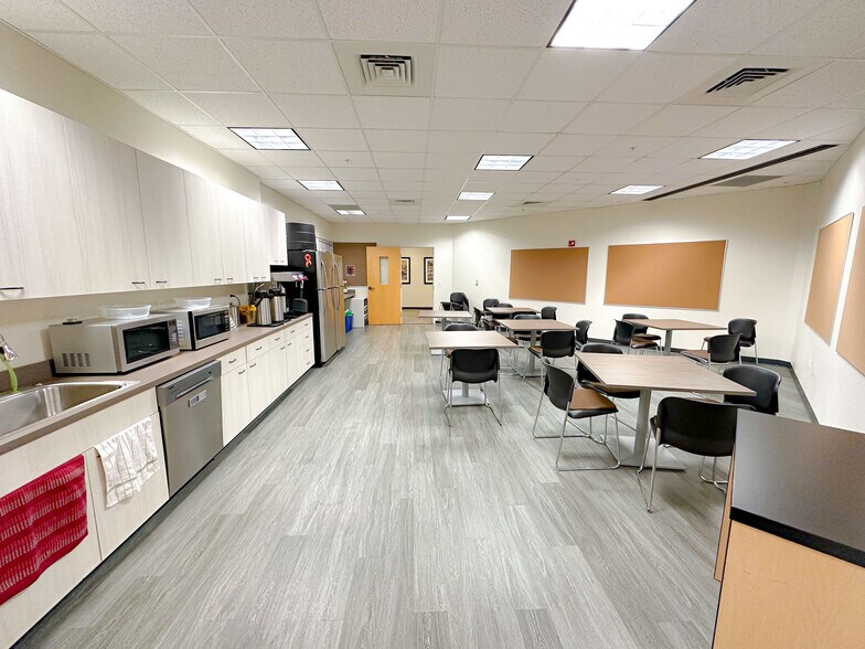 More Photos Of 5121 Skyline Village Loop S, Salem Medical For Sale