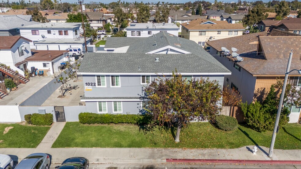 More Photos Of 1022 El Camino Dr, Costa Mesa Apartments For Sale