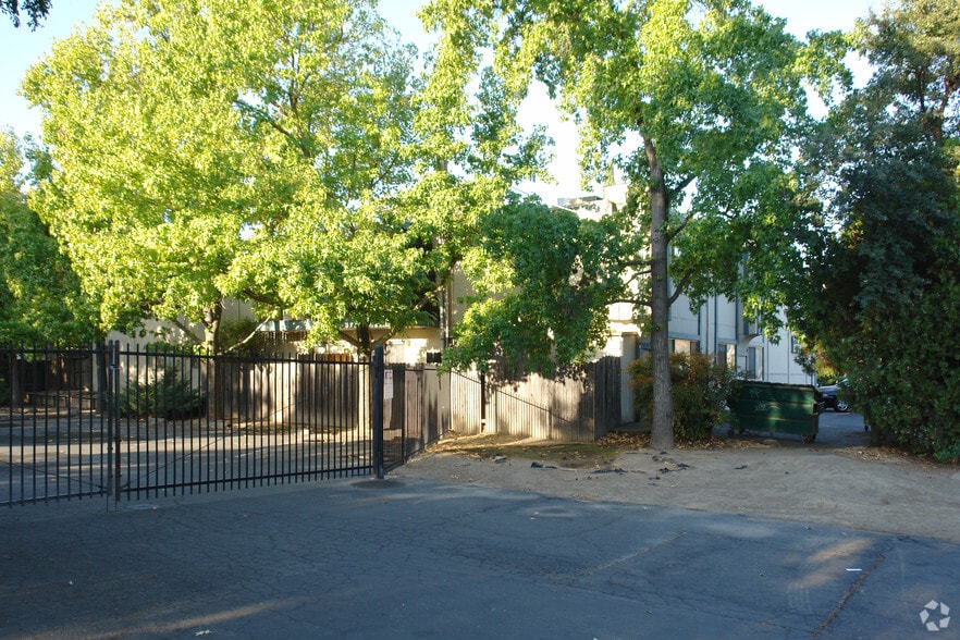 More Photos Of 2520 Northrop Ave, Sacramento Apartments For Sale
