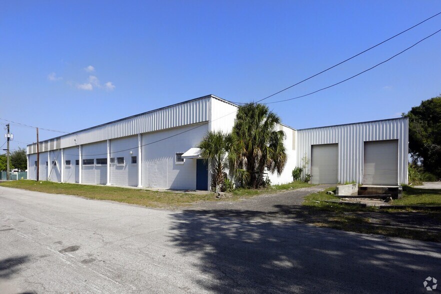 More Photos Of 3606 E 4th Ave, Tampa Warehouse For Lease